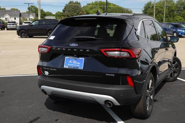 Certified 2025 Ford Escape Platinum AWD/4WD image 9
