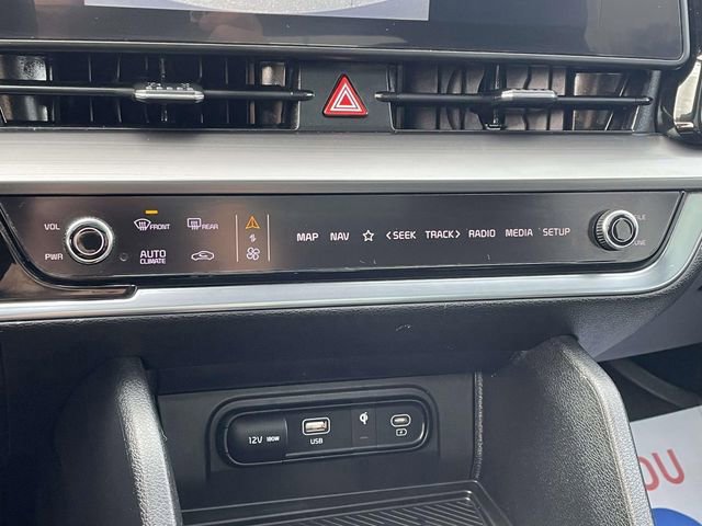 Used 2025 Kia Sportage EX w/ Premium Package image 28
