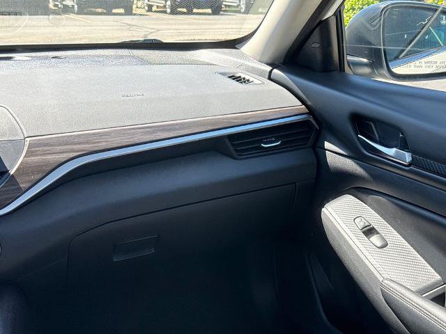 Used 2025 Nissan Altima 2.5 SV FWD image 14