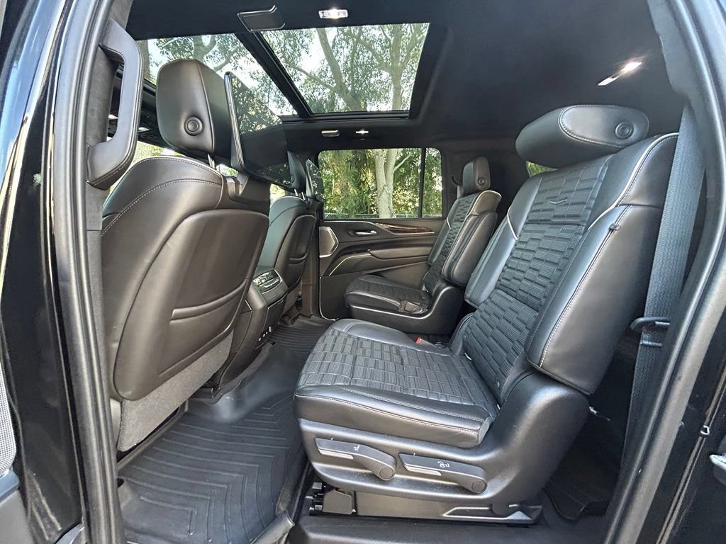 Used 2021 Cadillac Escalade ESV Sport Platinum RWD image 35