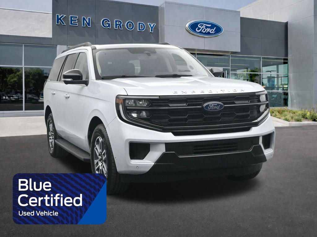Certified 2025 Ford Expedition Active RWD image 1