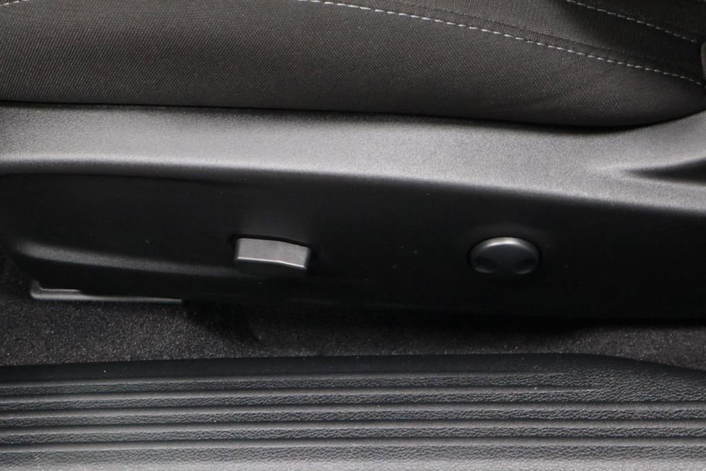 Used 2022 Dodge Challenger R/T w/ Driver Convenience Group image 23