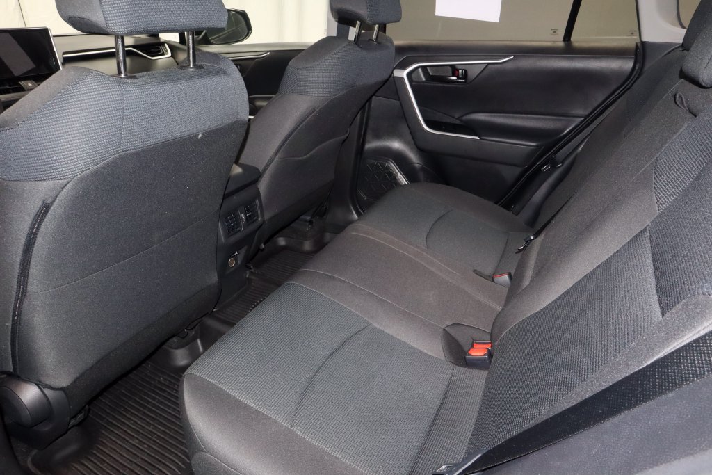 Used 2023 Toyota RAV4 LE AWD/4WD image 20