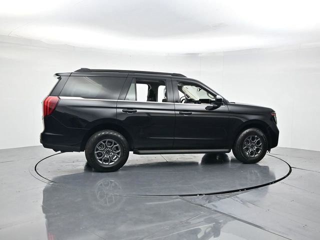 Certified 2025 Ford Expedition Active image 2