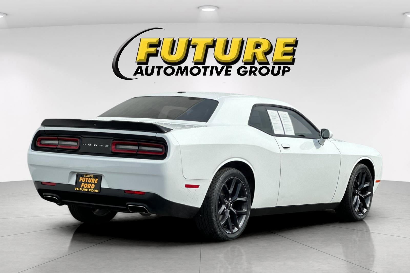 Used 2019 Dodge Challenger SXT w/ Blacktop Package image 5
