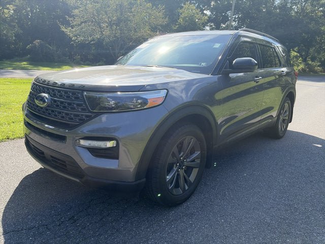 Certified 2022 Ford Explorer XLT w/ Equipment Group 202A AWD/4WD image 7