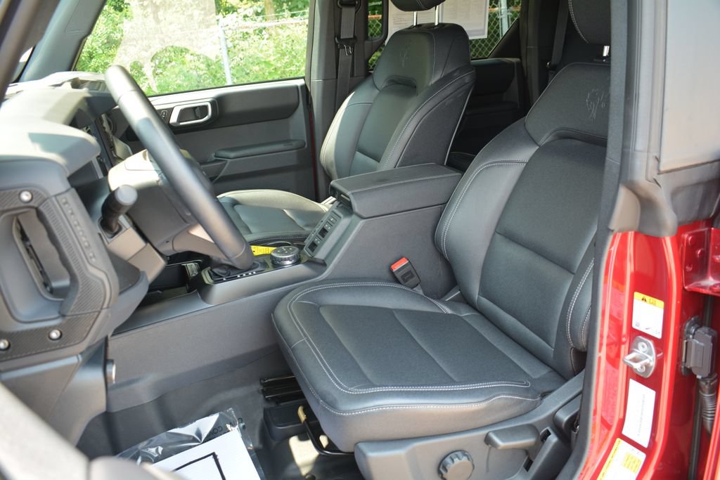Certified 2025 Ford Bronco Badlands w/ Sasquatch Package AWD/4WD image 9