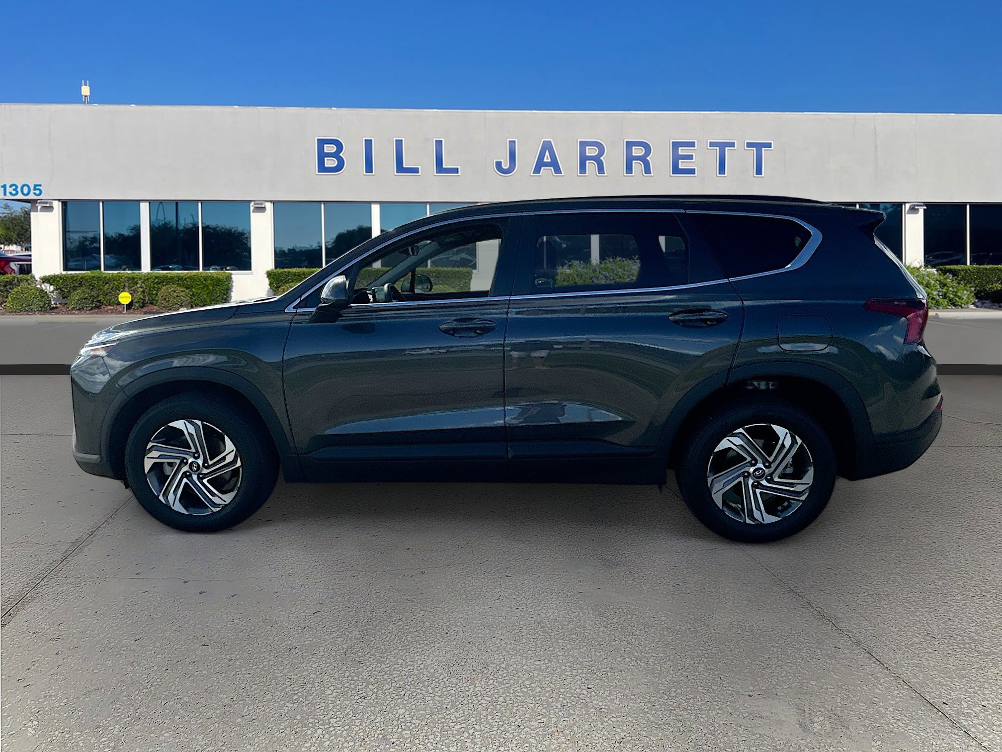 Used 2023 Hyundai Santa Fe SE image 2