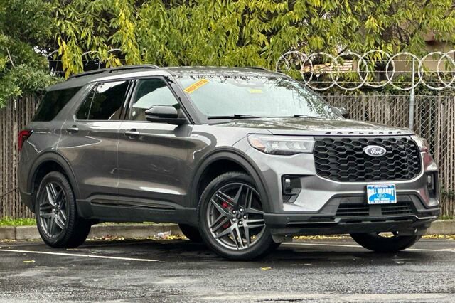 Certified 2025 Ford Explorer ST-Line w/ ST-Line Street Pack image 2