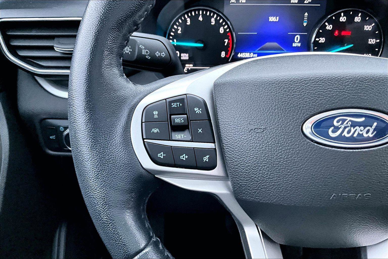 Certified 2022 Ford Explorer XLT w/ Equipment Group 202A image 9