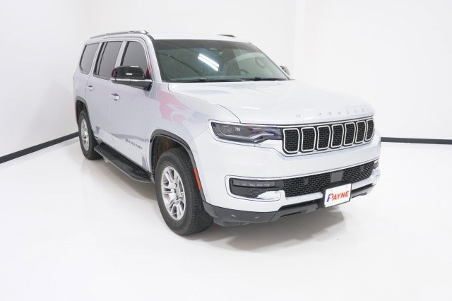 Used 2024 Jeep Wagoneer 4WD image 3