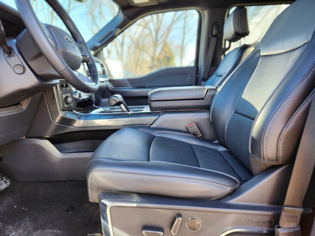 Certified 2022 Ford F150 Lariat w/ Equipment Group 502A High image 17