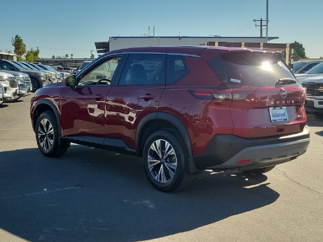 Used 2023 Nissan Rogue SV FWD image 2