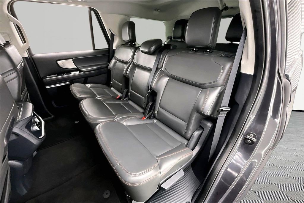 Certified 2025 Ford Expedition Active AWD/4WD image 26