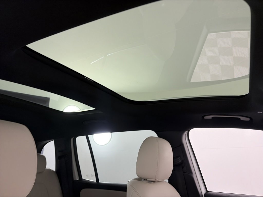 Used 2023 Mercedes-Benz EQB 300 4MATIC image 33