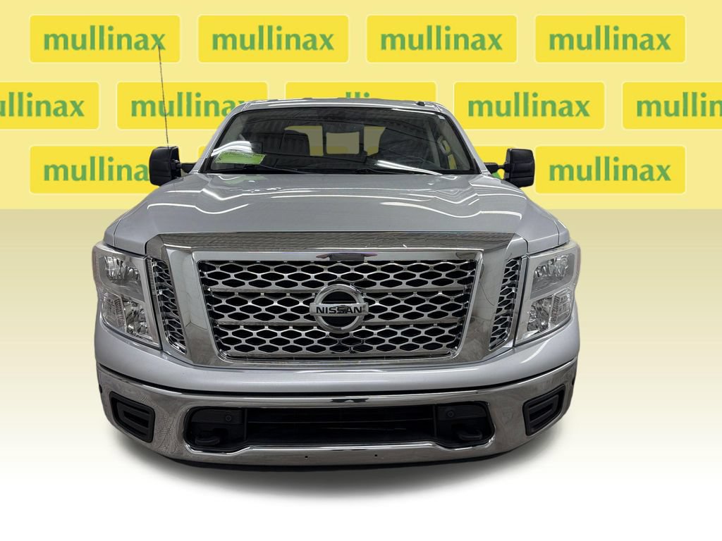 Used 2019 Nissan Titan SV w/ SV Convenience Package RWD image 15