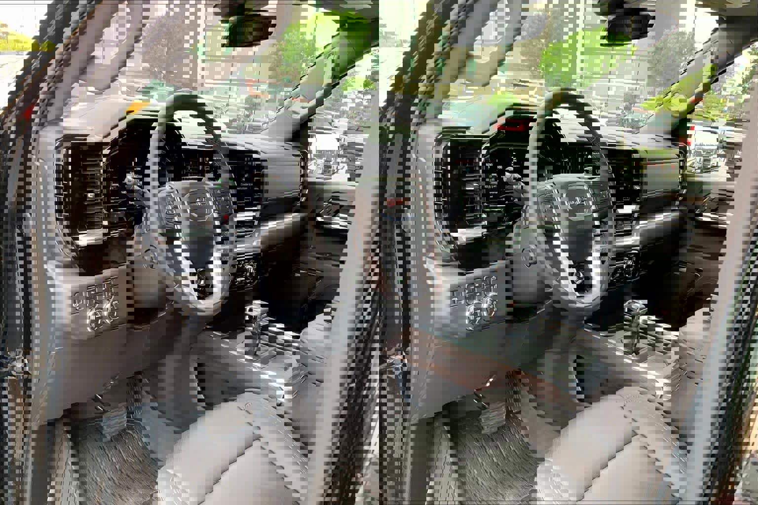 Used 2025 GMC Sierra 1500 SLT w/ SLT Premium Plus Package image 17