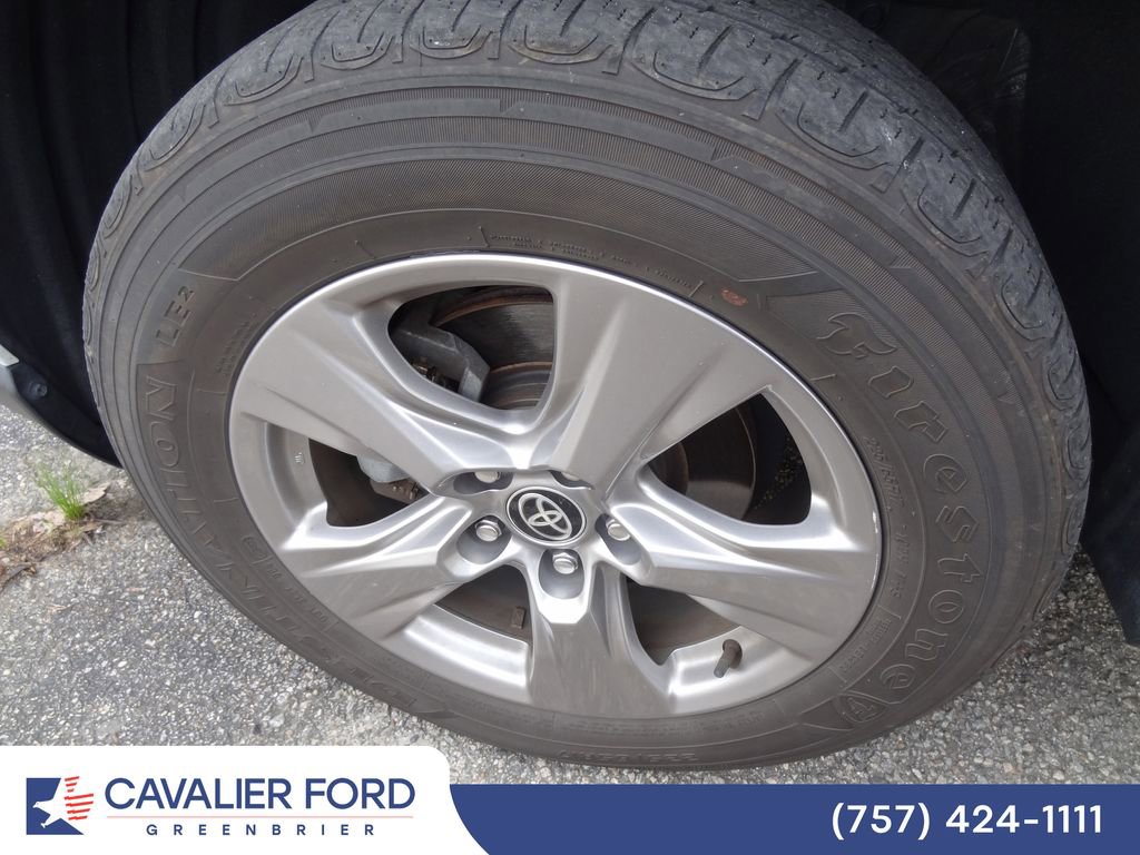 Used 2023 Toyota RAV4 XLE AWD/4WD image 12