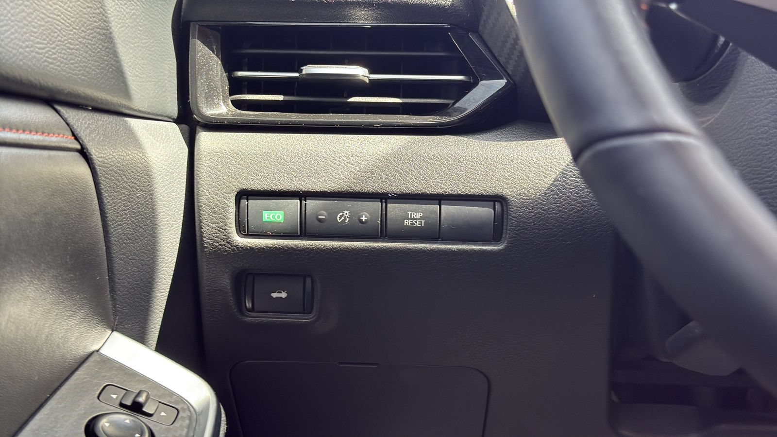 Used 2023 Nissan Sentra SR FWD image 14