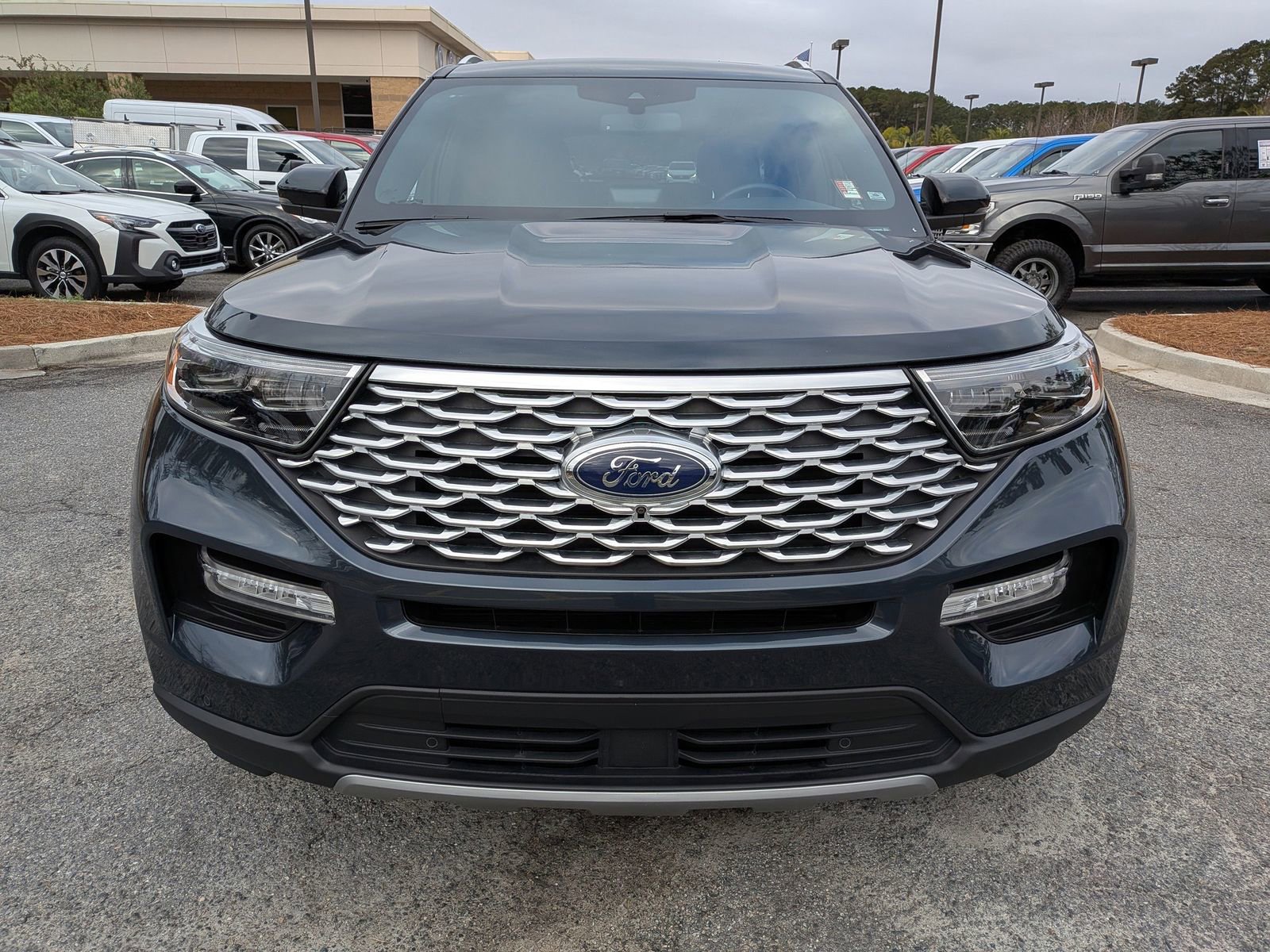Certified 2023 Ford Explorer Platinum w/ Technology Package image 9