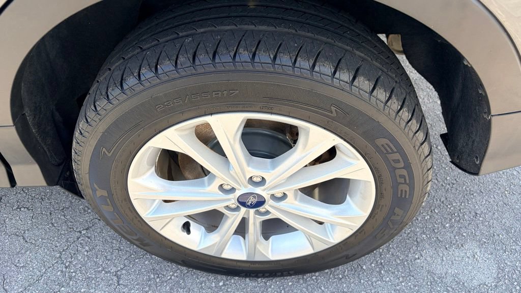 Certified 2018 Ford Escape SE w/ SE Sync 3 Package AWD/4WD image 32