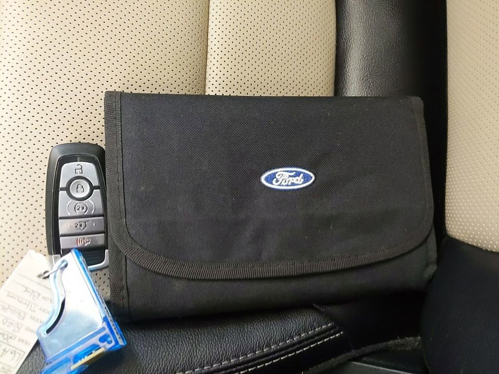 Certified 2022 Ford Escape Titanium w/ Titanium Elite Package AWD/4WD image 33