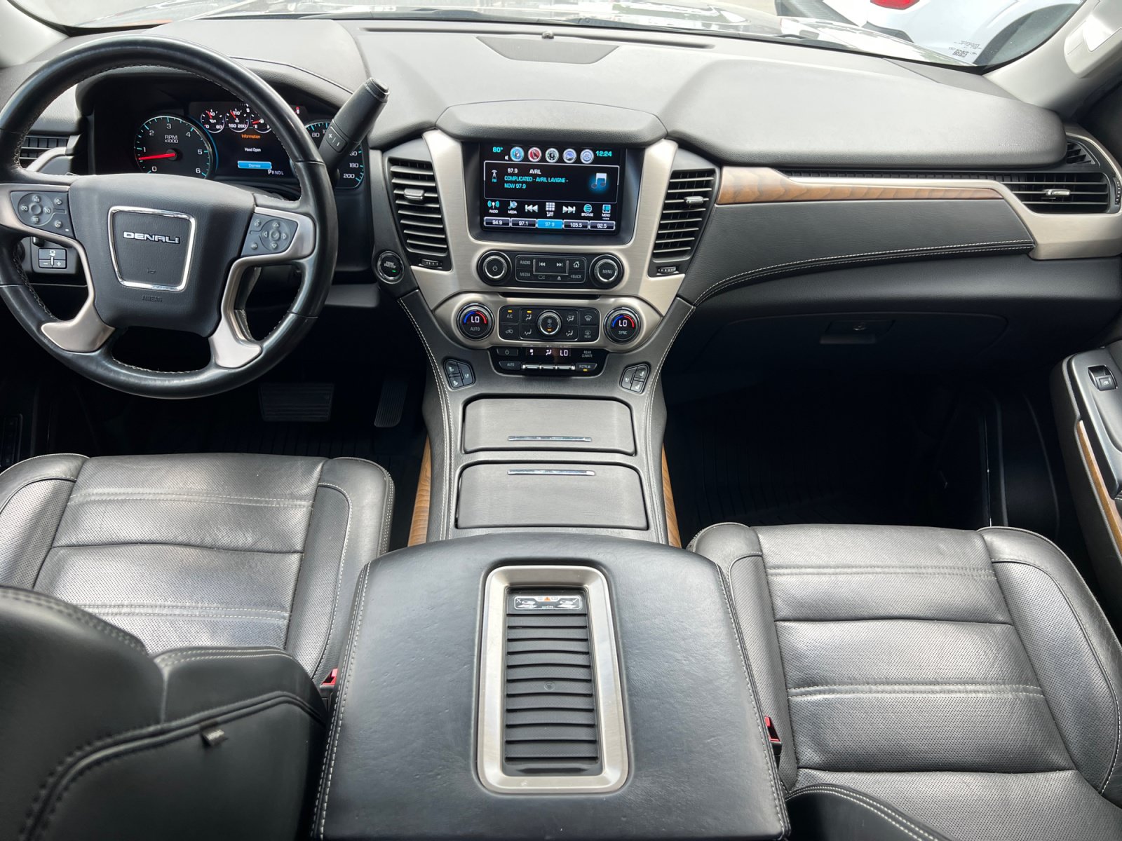 Used 2020 GMC Yukon Denali AWD/4WD image 24
