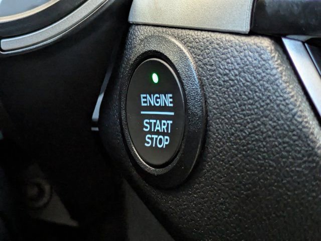 Certified 2022 Ford Escape SE w/ SE Sport Appearance Package image 28