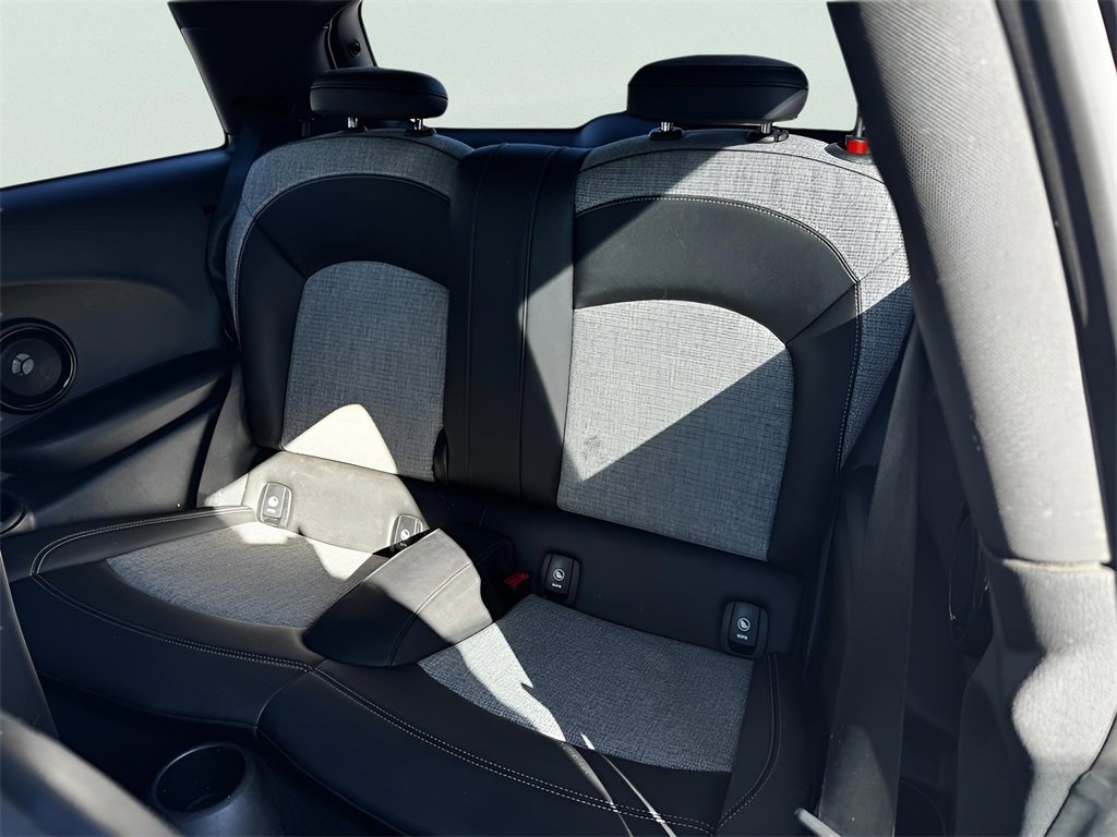 Used 2022 MINI Cooper SE image 9