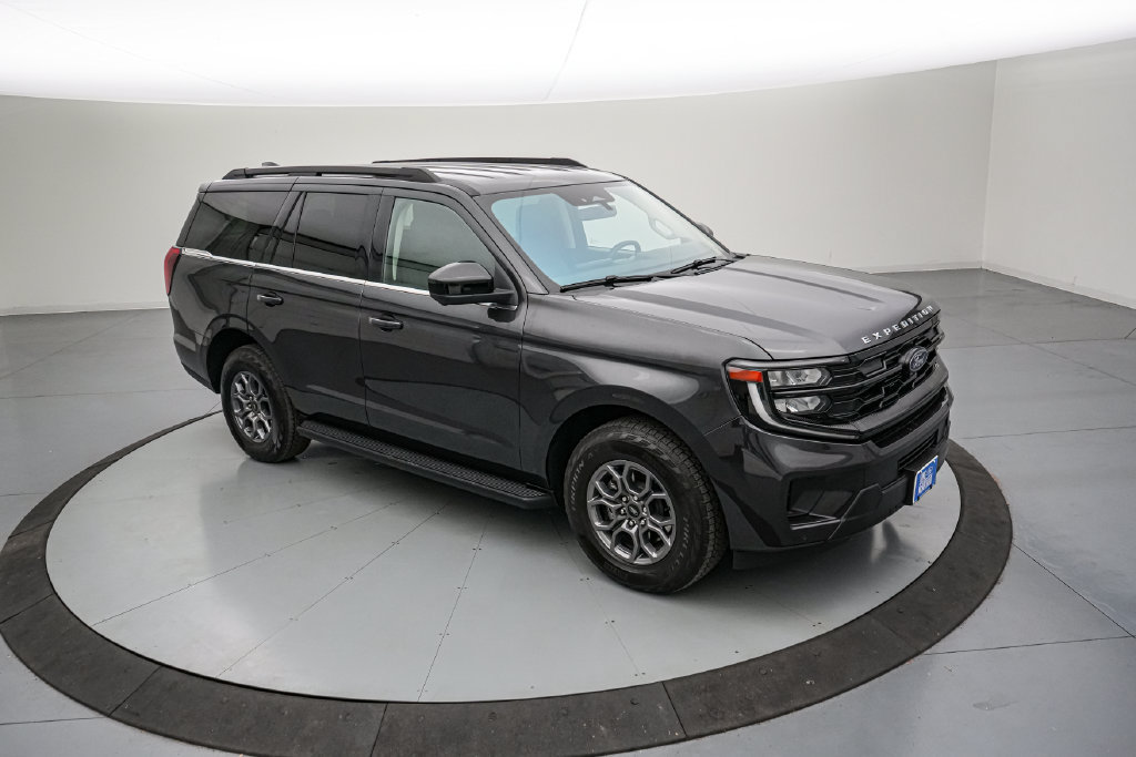 Certified 2025 Ford Expedition Active AWD/4WD image 2