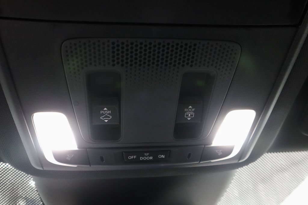 Used 2025 Honda Pilot TrailSport image 35