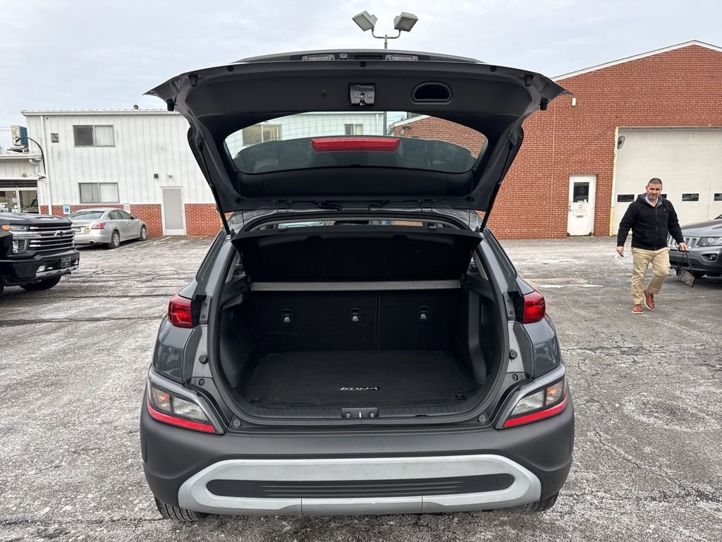 Used 2023 Hyundai Kona SE image 10