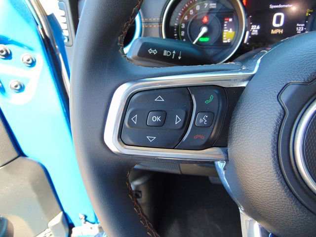 Used 2023 Jeep Wrangler Unlimited Sahara AWD/4WD image 19