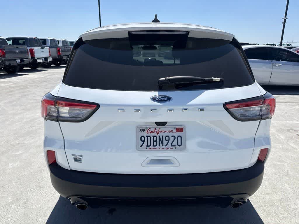 Certified 2022 Ford Escape SE w/ SE Sport Appearance Package FWD image 4