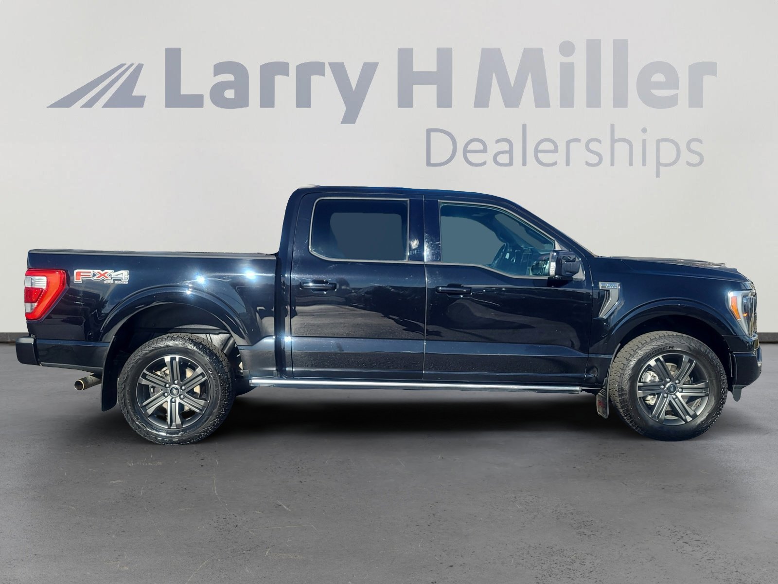 Certified 2022 Ford F150 Lariat w/ Equipment Group 502A High image 6