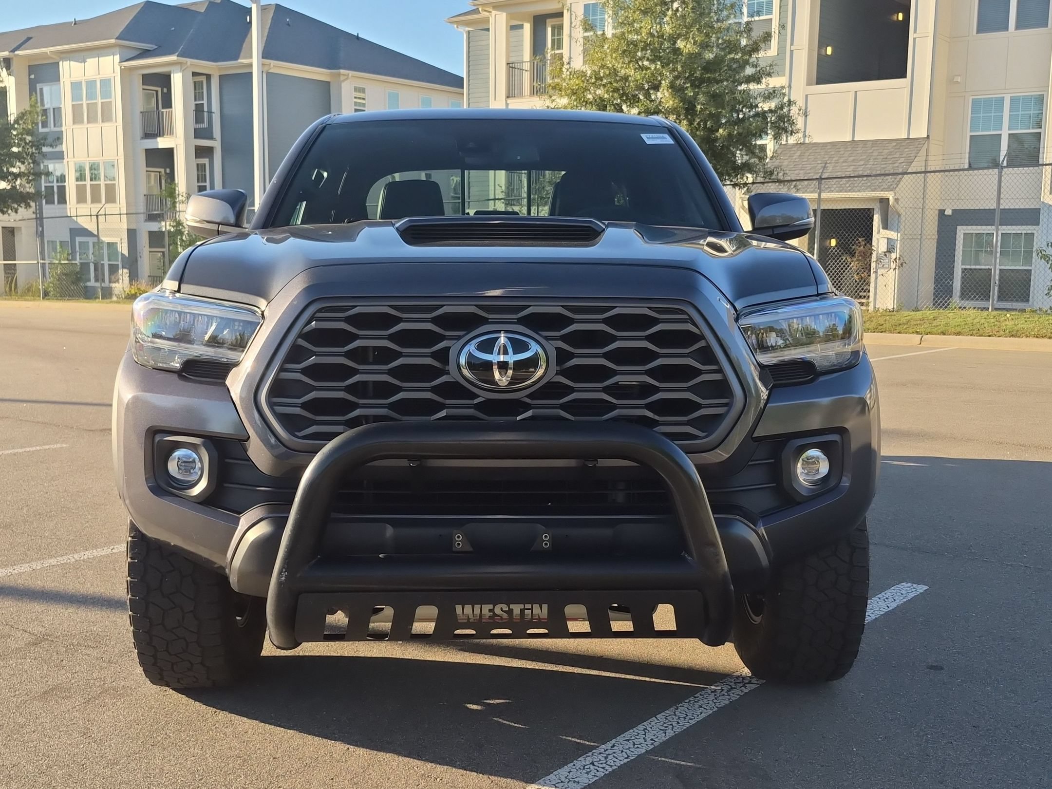 Used 2020 Toyota Tacoma TRD Off-Road w/ TRD Premium Off Road Package AWD/4WD image 9