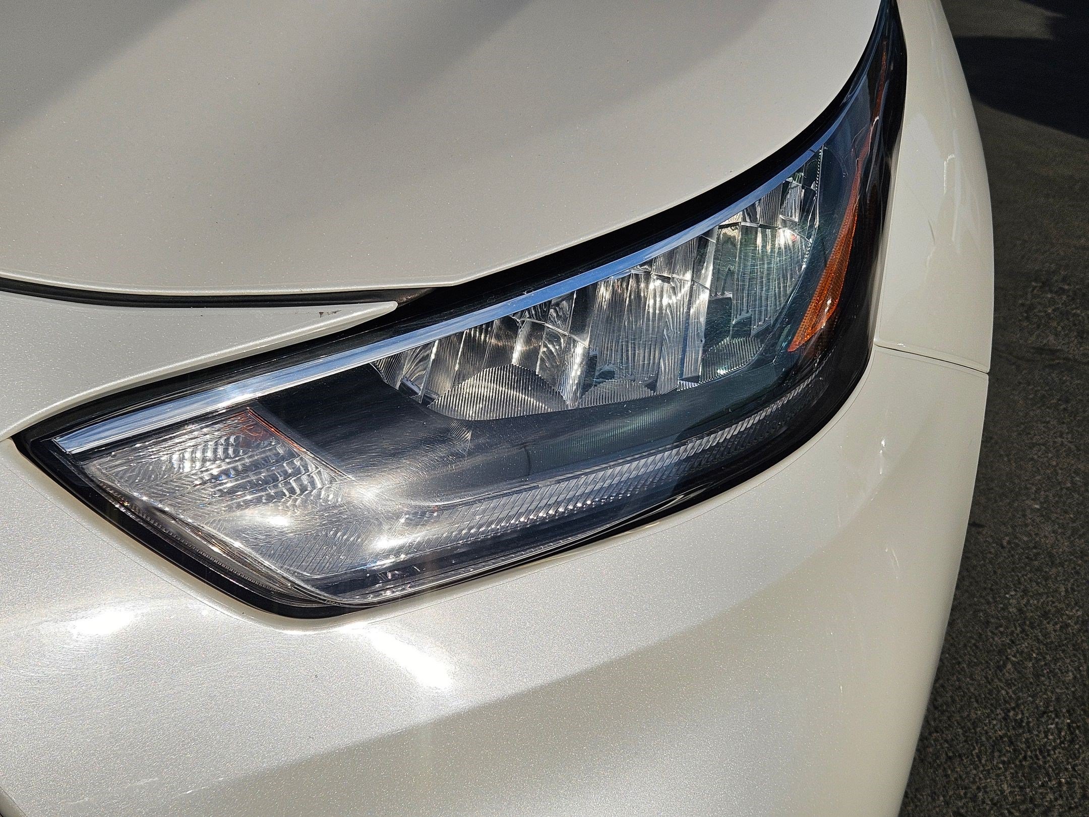 Used 2020 Toyota Highlander XLE AWD/4WD image 21