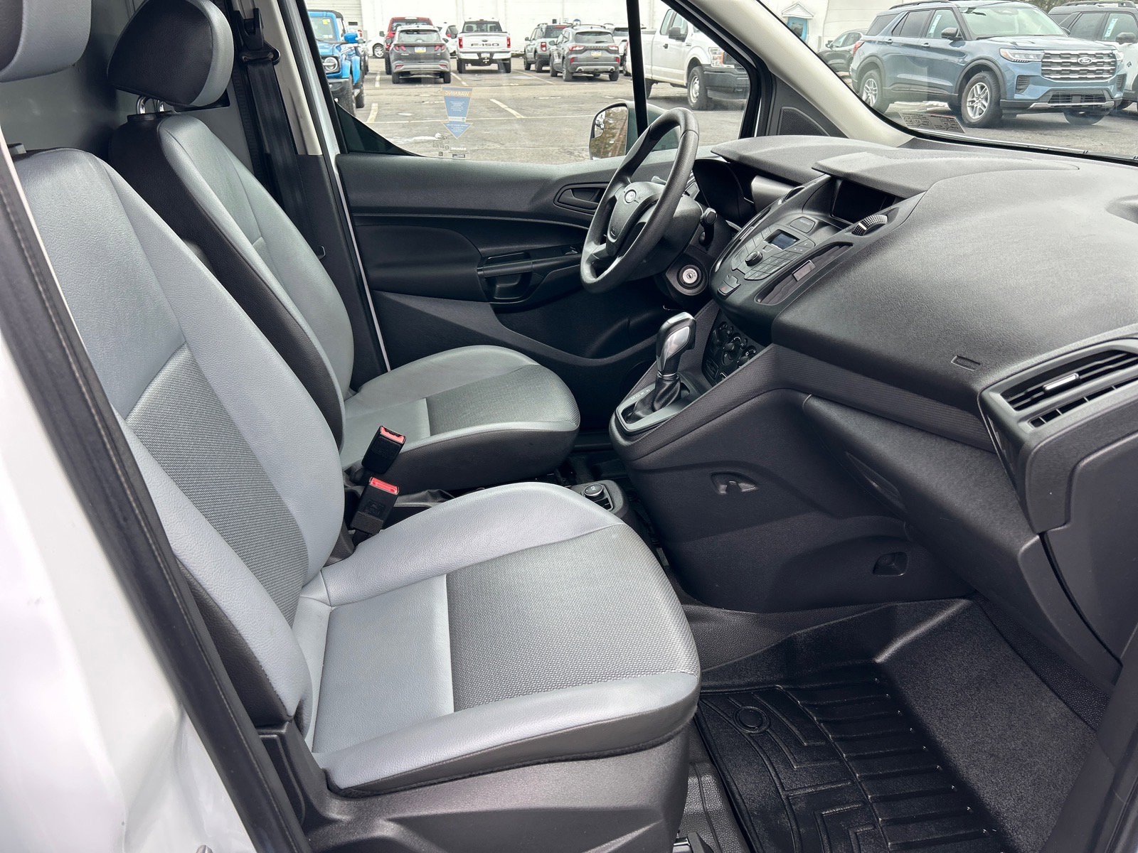 Certified 2018 Ford Transit Connect XL image 14