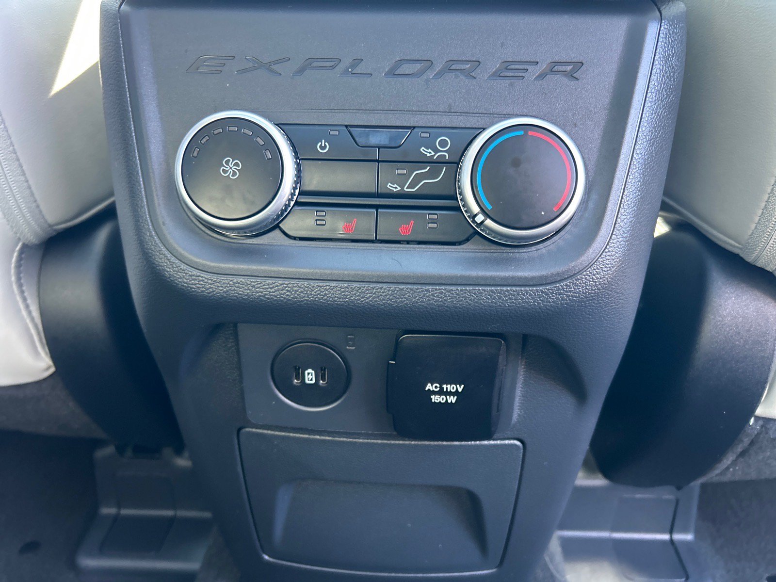Certified 2025 Ford Explorer Platinum w/ Ultimate Package AWD/4WD image 22