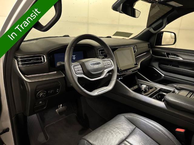 Used 2024 Jeep Wagoneer L Series II RWD image 11