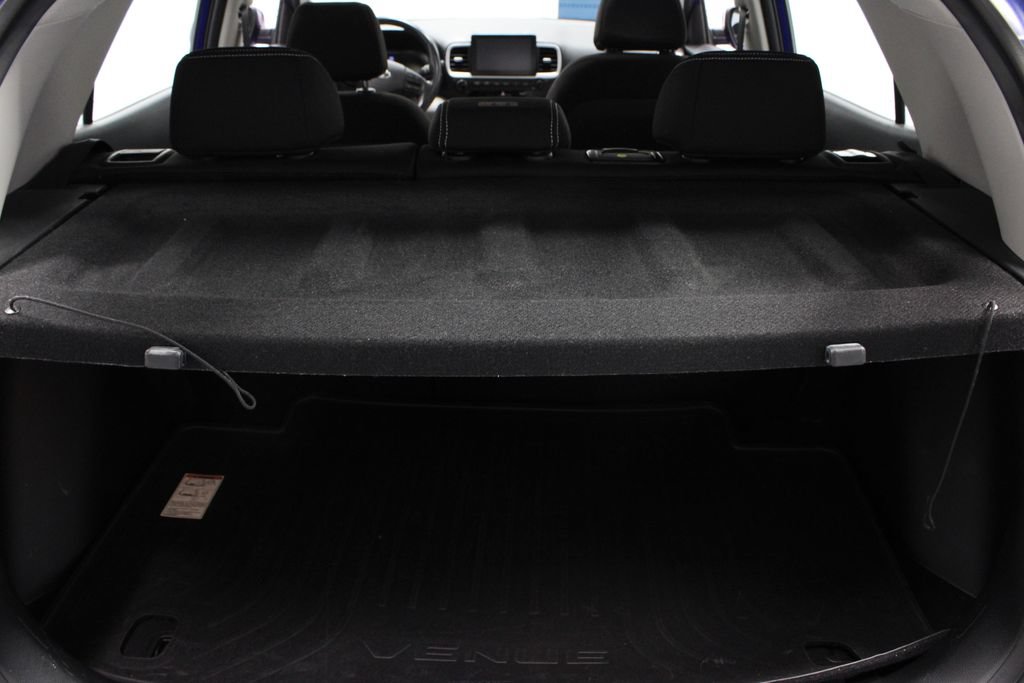 Used 2024 Hyundai Venue SEL FWD image 11
