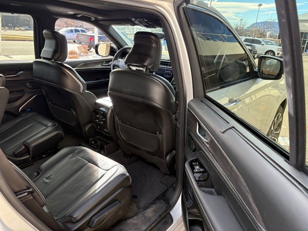 Used 2021 Jeep Grand Cherokee L Overland w/ Luxury Tech Group IV image 24