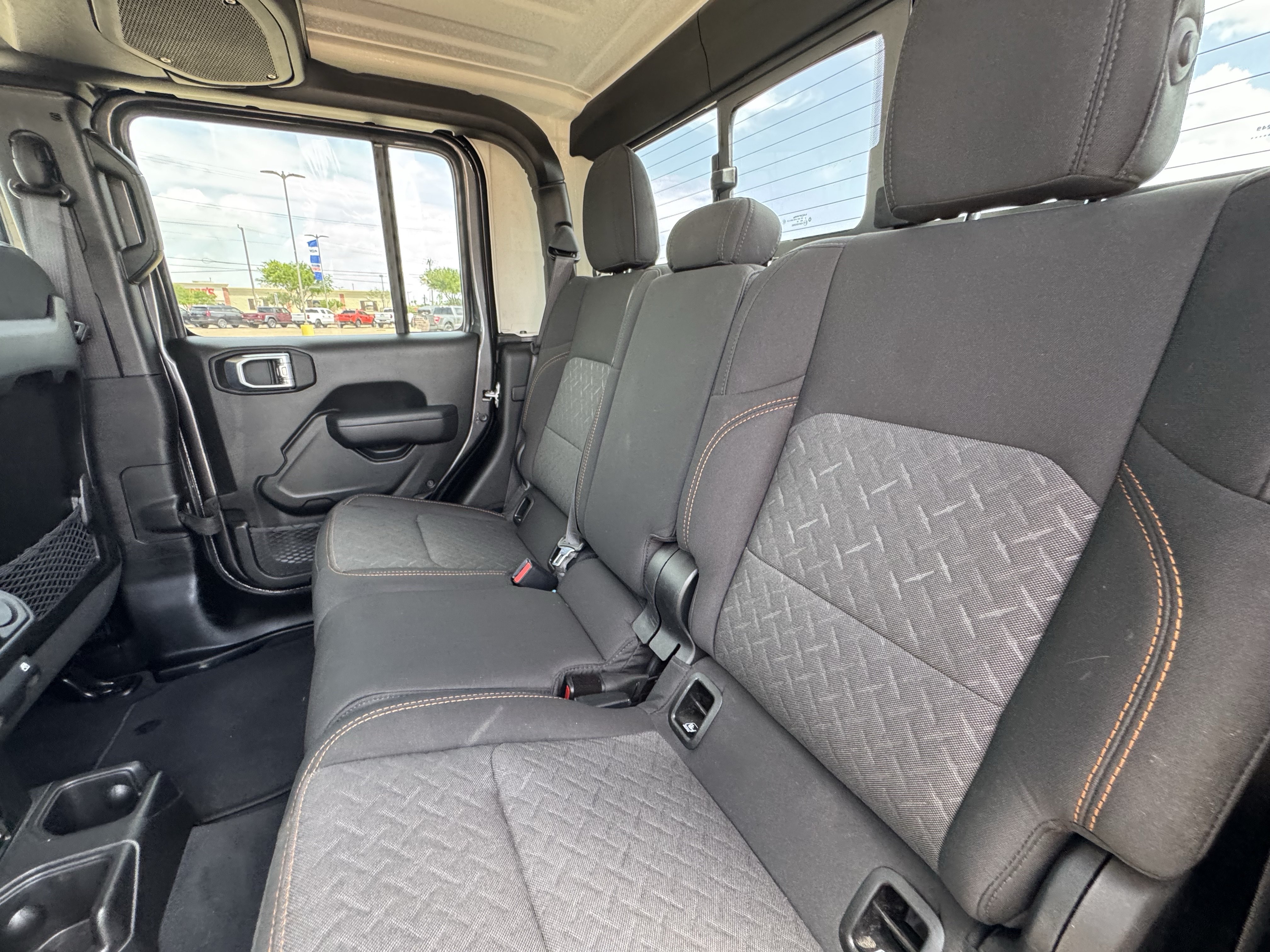 Used 2025 Jeep Gladiator Mojave AWD/4WD image 27