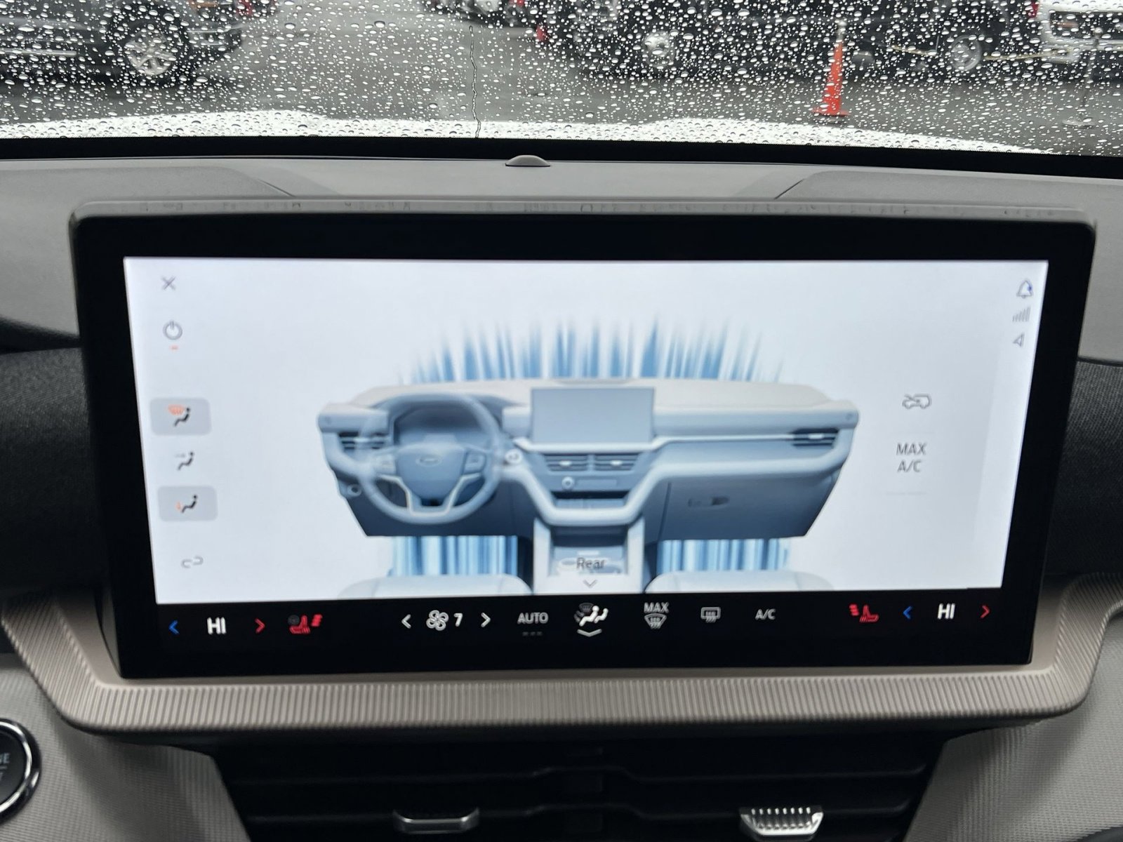 Certified 2025 Ford Explorer Active w/ Active Comfort Package image 21