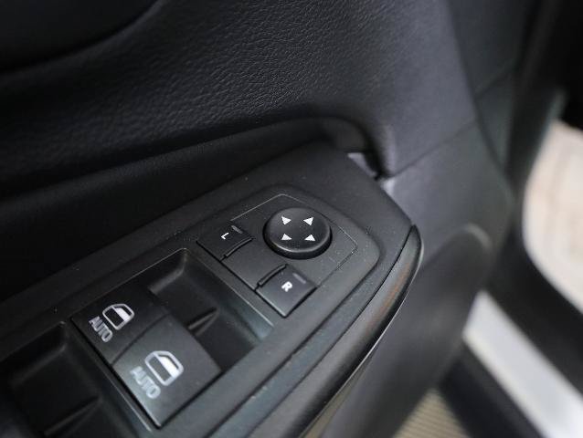 Used 2021 Jeep Cherokee Trailhawk AWD/4WD image 27
