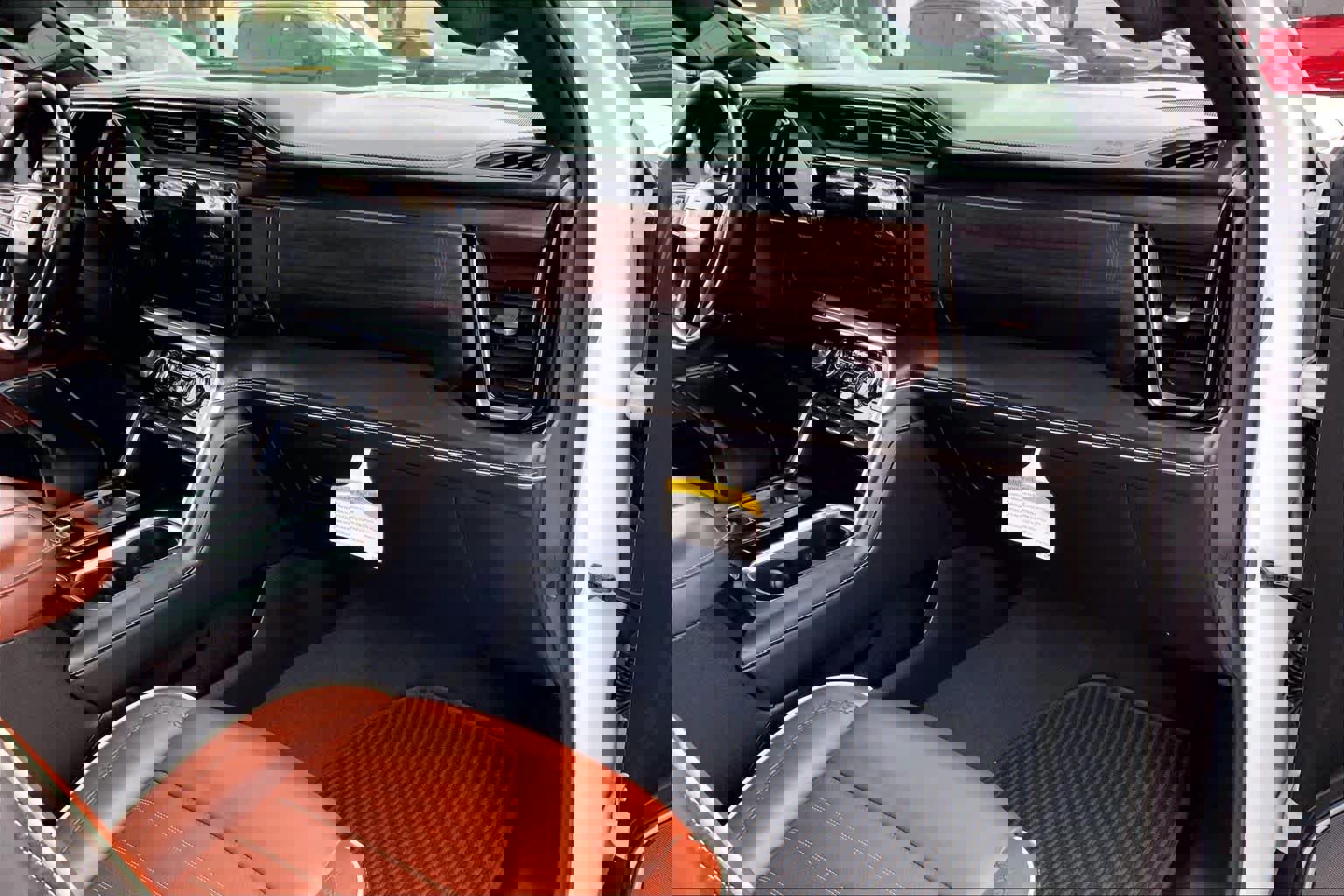 Used 2025 GMC Sierra 2500 Denali Ultimate image 17