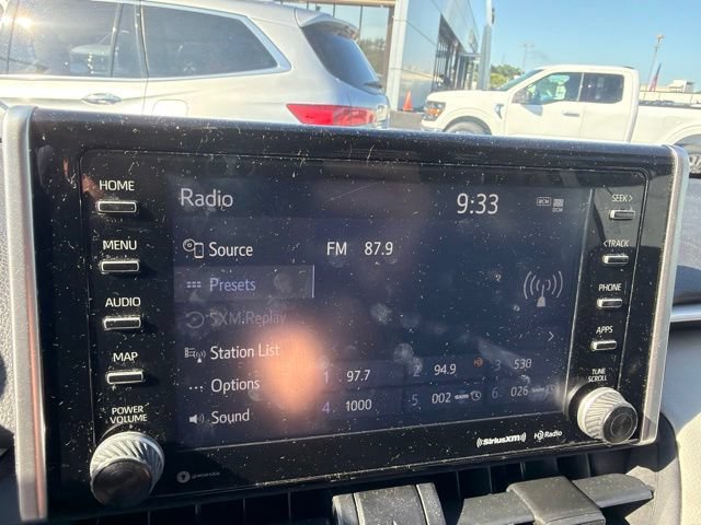 Used 2020 Toyota RAV4 XLE w/ Convenience Package FWD image 16