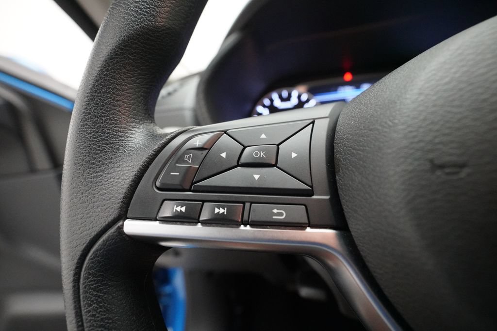 Used 2025 Nissan Sentra SV FWD image 17