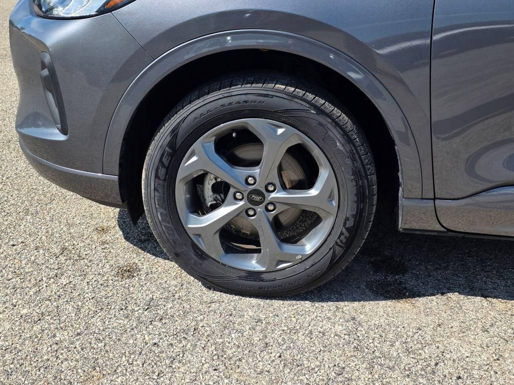 Certified 2024 Ford Escape ST-Line AWD/4WD image 13
