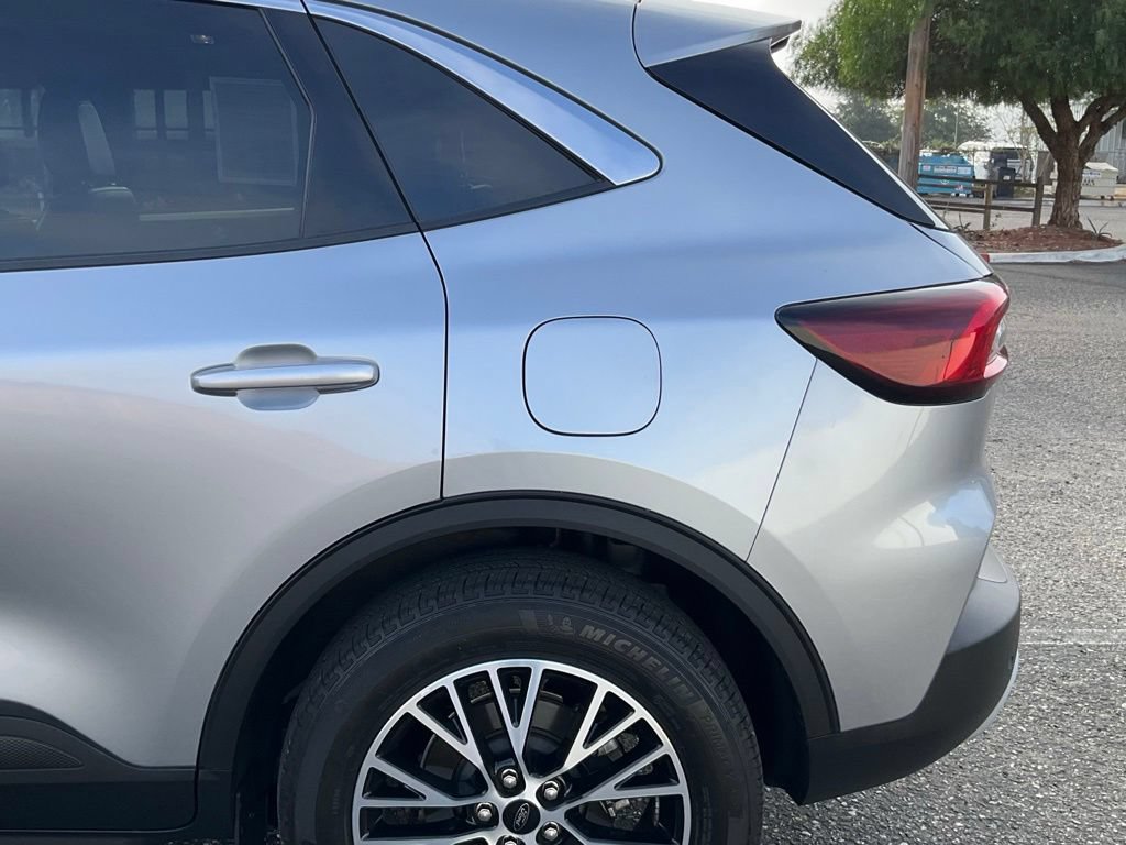 Certified 2024 Ford Escape SE FWD image 12